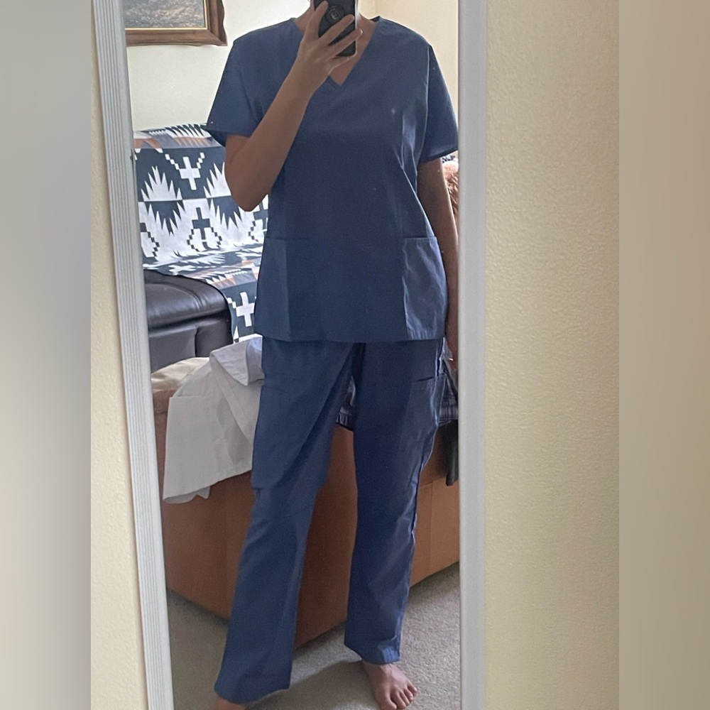Strictly scrubs women’s scrub set